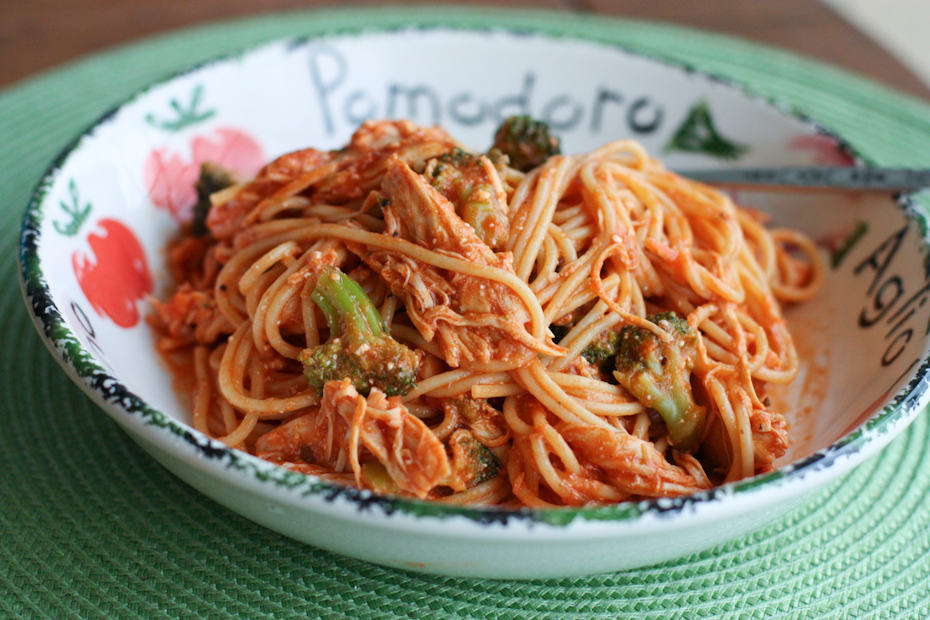 Creamy Crock Pot Chicken Spaghetti with Broccoli