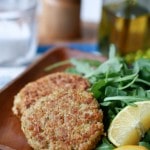 20 Minute Healthy Meal: Salmon-Quinoa Cakes | AggiesKitchen.com