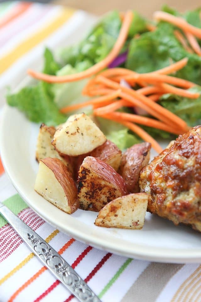 This Mini Honey Mustard Meatloaf recipe is always a hit it my house! Great for a weeknight dinner, these are so easy to make, and quick to get to the table.