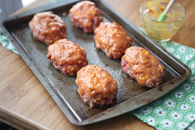 Weeknight Mini Meatloaves