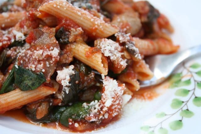 Whole Wheat Penne with Sausage, Spinach and Tomatoes - hearty, healthy comfort food! recipe via aggieskitchen.com