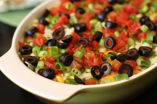 https://aggieskitchen.com/wp-content/uploads/2012/05/7-layer-dip-recipe-2.jpg