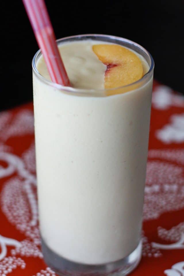 https://aggieskitchen.com/wp-content/uploads/2013/05/Fruity-Greek-Yogurt-Smoothie-Recipe-2-640x960.jpg