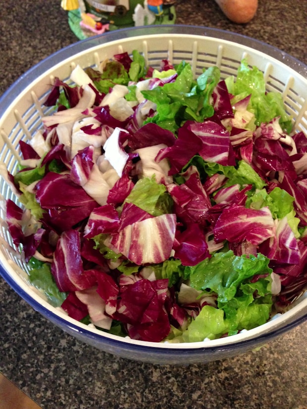 Eat more salads with this salad prep method! Your greens stay fresh longer and you save money!