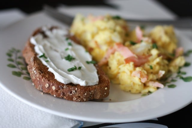 Smoked Salmon Scrambled Eggs - Get your breakfast or weekend brunch off on a healthy and delicious note by adding freshly smoked salmon to your scrambled eggs! 