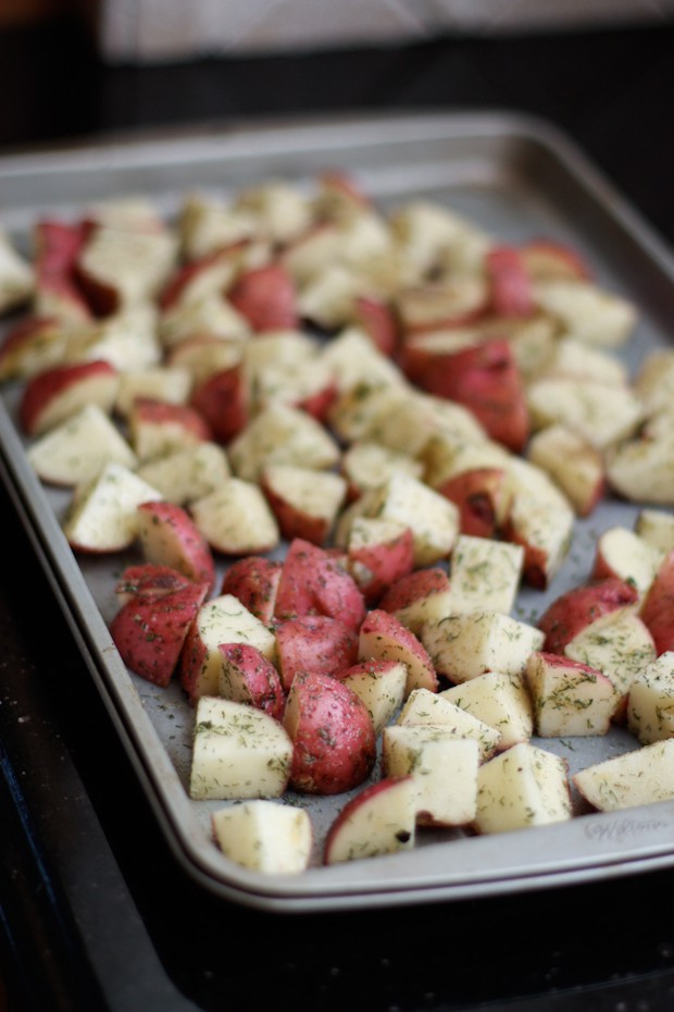 Roasted Red Potatoes with Dill and Cheddar Cheese are a dish that comes together quickly and is loved by my family. You need this red potato recipe in your life!