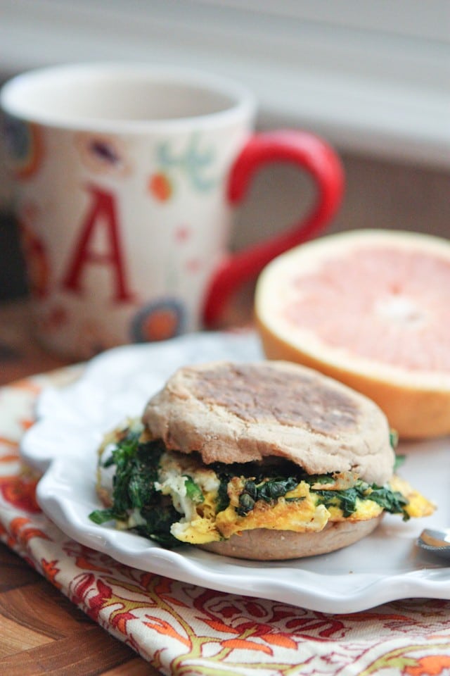 Egg, Spinach & Cheddar Breakfast Sandwich