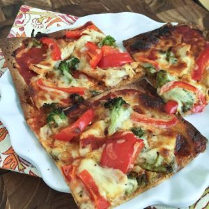 Chicken, Broccoli and Red Pepper Flatbread Pizza || Aggie's Kitchen