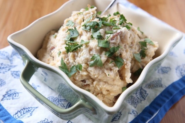 Add these light and creamy Slow Cooker Mashed Potatoes (with cauliflower & Greek yogurt) to your holiday menu. A family favorite recipe from Produce For Kids!