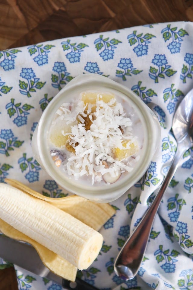 Tropical Overnight Oats Recipe: a combination of muesli, pineapple, golden raisins, coconut and almonds...this is the kind of breakfast you can't wait to wake up to!