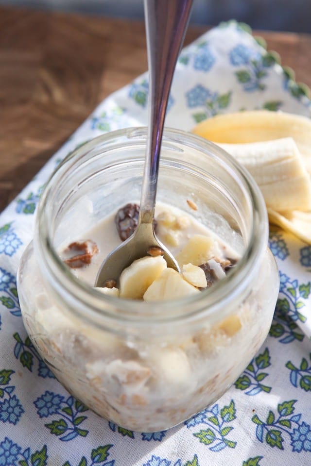 Tropical Overnight Oats Recipe: a combination of muesli, pineapple, golden raisins, coconut and almonds...this is the kind of breakfast you can't wait to wake up to!