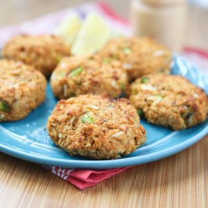 Cajun Baked Salmon Cakes - great for lunches or dinner. I love making these for meal prep and having them ready all week. Recipe via aggieskitchen.com