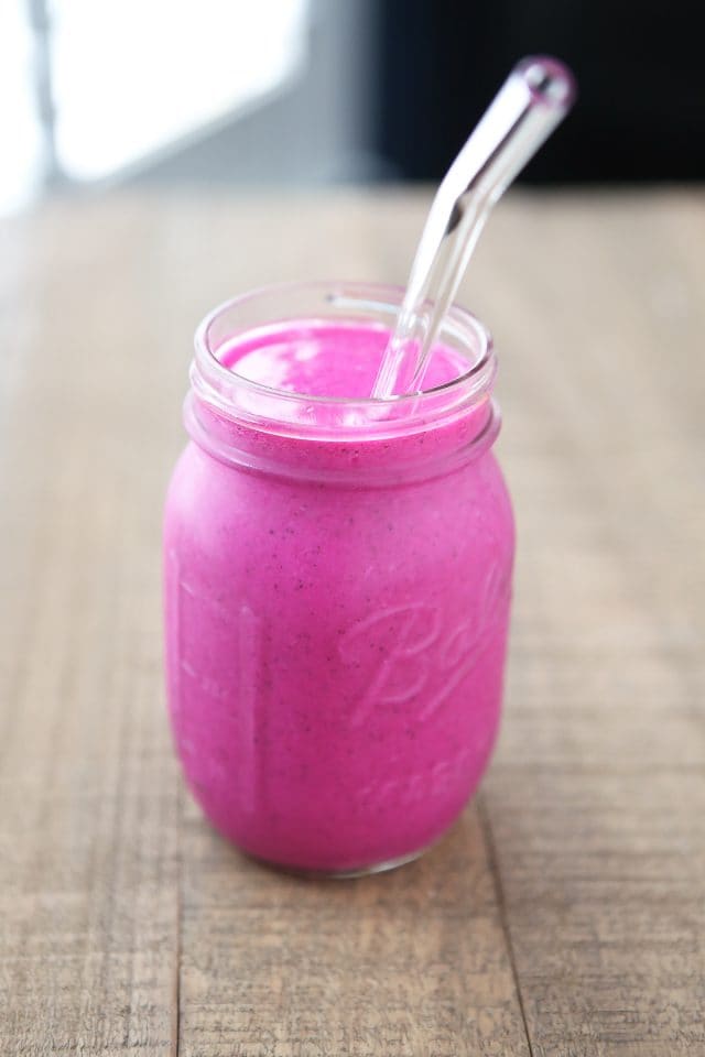 Give your body a boost of nutrition and hydration with this gorgeous Dragon Fruit Smoothie. 