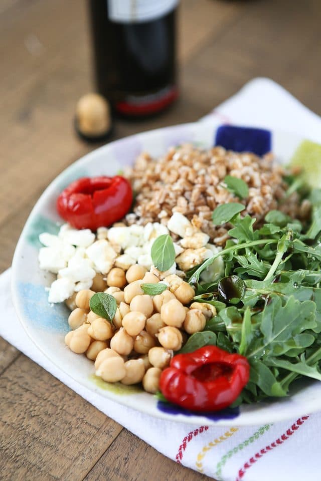 Mediterranean Farro Salad With Arugula And Chickpeas Aggie S Kitchen